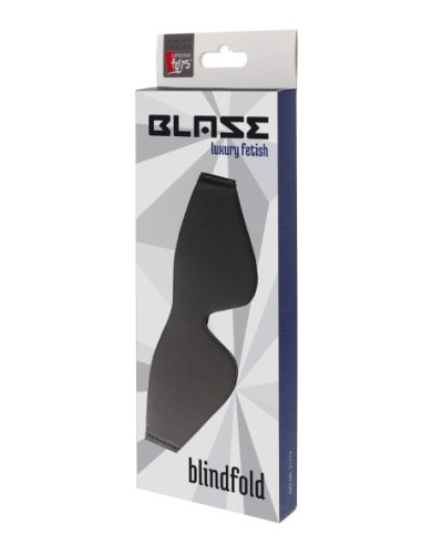 BLAZE CON LOS OJOS NEGRO