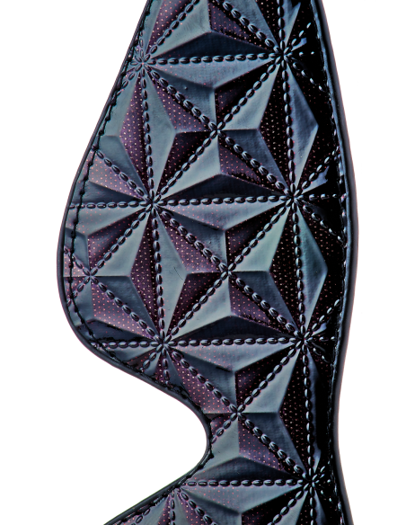 BLAZE CON LOS OJOS MORADOS