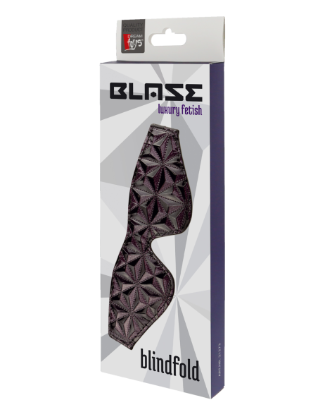 BLAZE CON LOS OJOS MORADOS