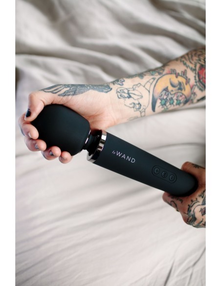 MASAJEADOR RECARGABLE LE WAND NEGRO MATE