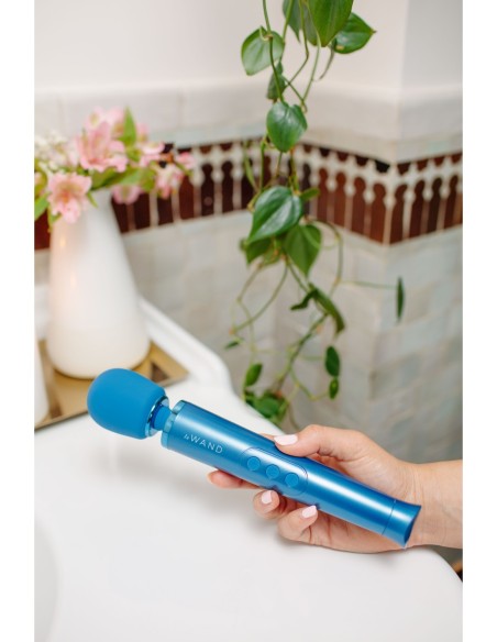 MASAJEADOR VIBRADOR RECARGABLE LE WAND PETITE AZUL