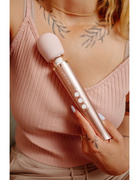 MASAJEADOR VIBRADOR RECARGABLE LE WAND PETITE - ORO ROSA