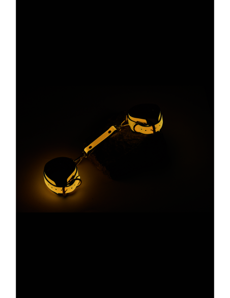 ESPOSAS RADIANTES QUE BRILLAN EN NARANJA OSCURO