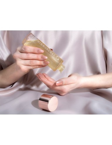 HIGH ON LOVE MASSAGE OIL DECADENT WHITE...