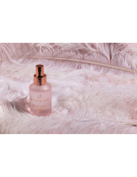HIGH ON LOVE LUBRICANTE A BASE DE AGUA SEMILLAS DE CÁÑAMO 120ML
