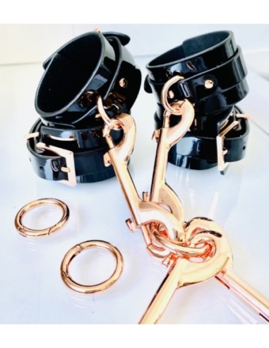 KINKY DIVA CORBATA Y PUÑOS NEGROS