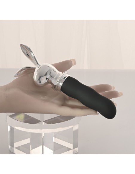 PLAYBOY BUNNY ON THE GO